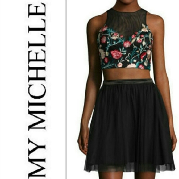 My Michelle Junior Size 1 Embroidered Crop Top - Picture 1 of 8
